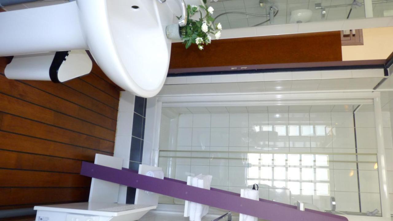 Hotel-Restaurant La P'Tite Auberge Lillebonne Dış mekan fotoğraf