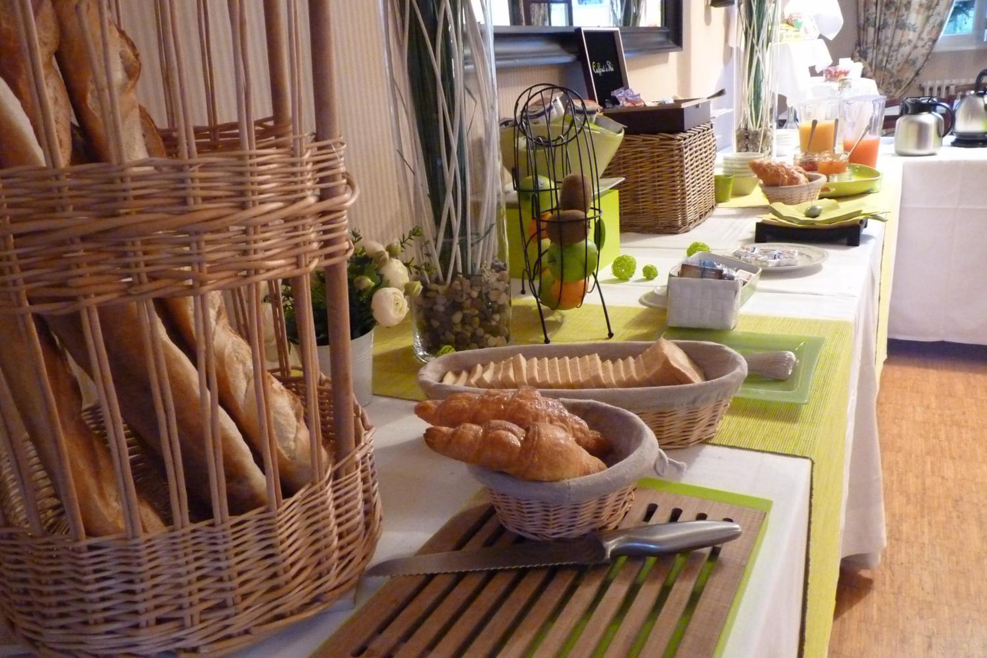 Hotel-Restaurant La P'Tite Auberge Lillebonne Dış mekan fotoğraf