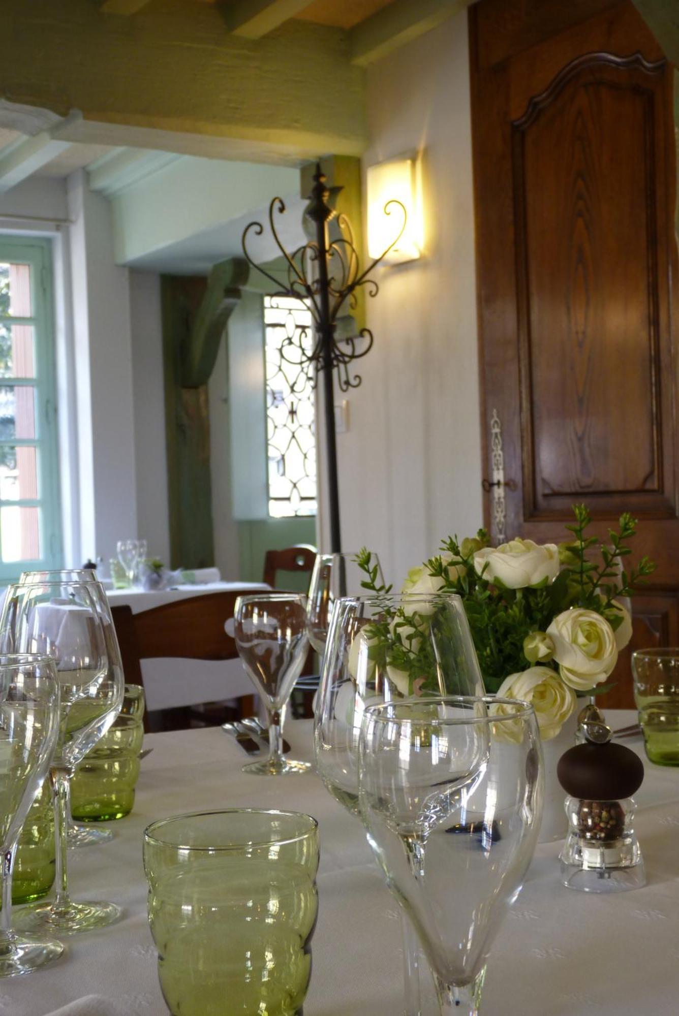 Hotel-Restaurant La P'Tite Auberge Lillebonne Dış mekan fotoğraf