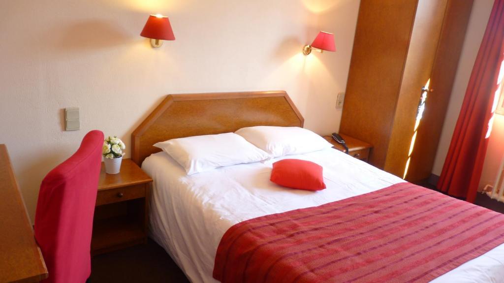 Hotel-Restaurant La P'Tite Auberge Lillebonne Oda fotoğraf